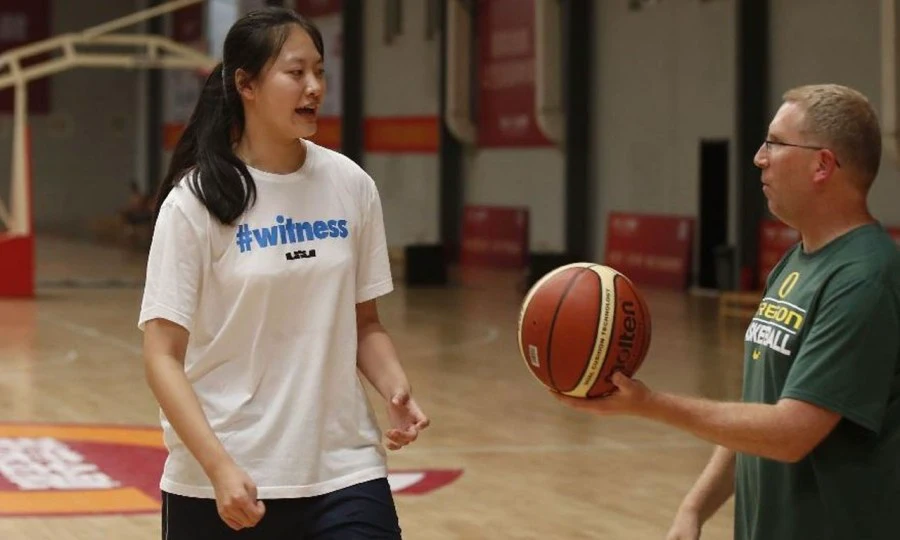 大学生球员如何应对季后赛压力_1